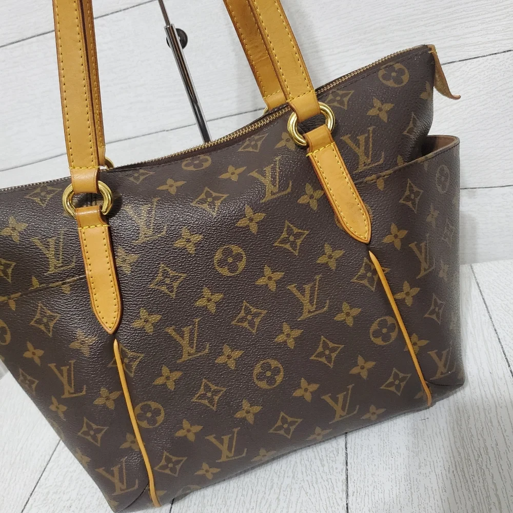 Louis Vuitton Monogram Totally PM - Picture 4 of 16